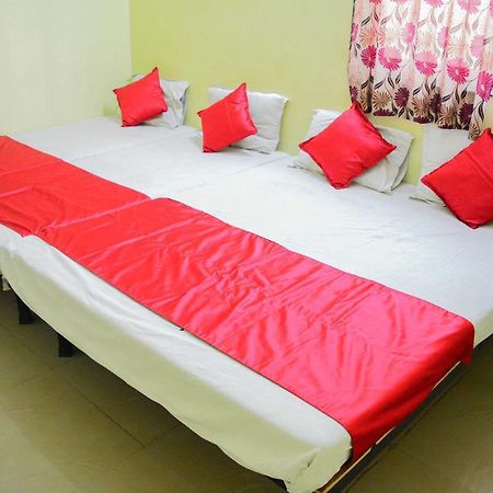 Hotel Gourav Palace 쉬르디 외부 사진